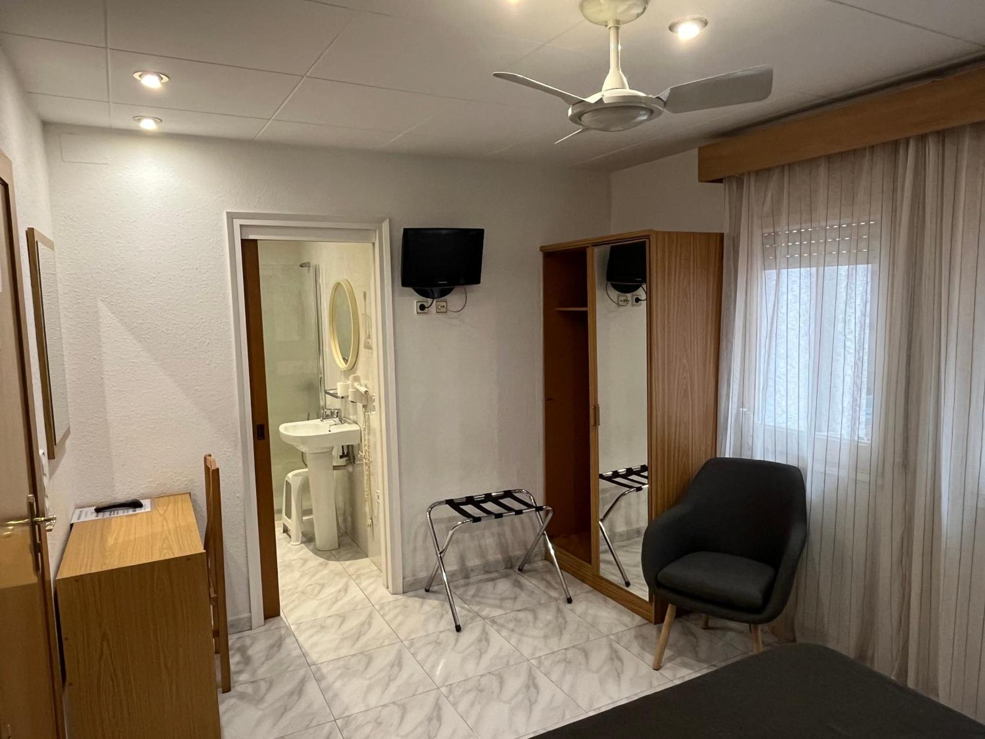 Hostal Tarres Anglés Pokoj fotografie
